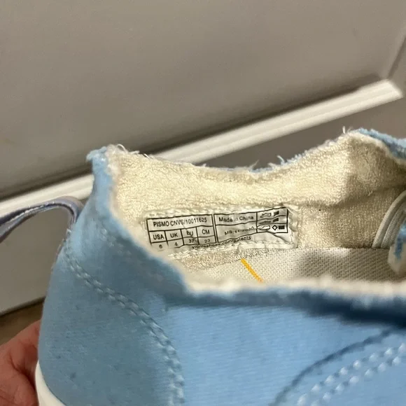 Vionic beach lace less shoes. Baby blue. Worn once. Sz 6 but fits like a 7. - Picture 5 of 6